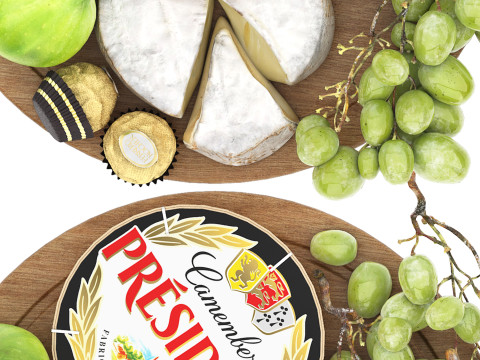 Plate of cheese figs and grapes Modello 3D
