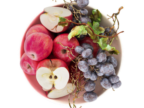 Bowl of the red apples and black grapes fruits 3D मॉडल