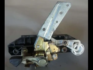 Parte della serratura del coperchio del bagagliaio posteriore Mercedes-Benz A6387430488 Modello di stampa 3D