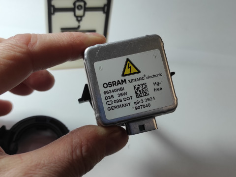 Mounting of xenon lamp AUDI Q7 OSRAM 66340HBI Modèles 3D en vedette
