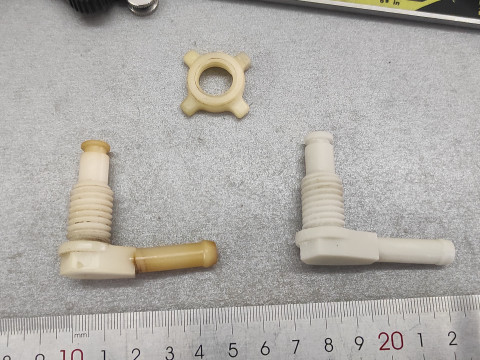 Fuel line connector for the Toyota Land Cruiser 100 series Modèles 3D en vedette