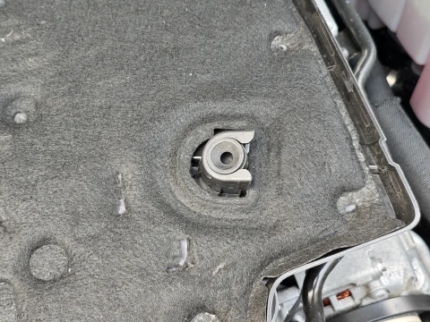 エンジン カバー マウント ラバー グロメット 07C103226 3Dプリントモデル