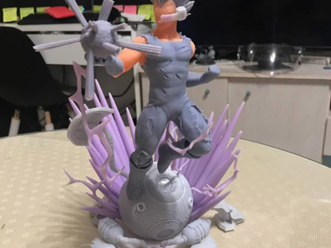 Vegeta SSJ em C&aacute;psula - Dragon Ball Z Modelo de Impressão 3D