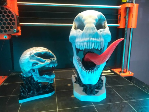 Venom Skull With Base Modelo de impresión 3D