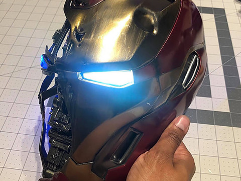 Iron Man Mark L MK 50 Damaged Smashed Helmet Endgame Ready to Print Modello di stampa 3D