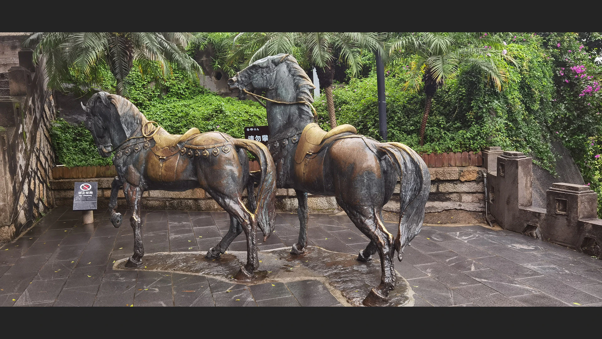 SculptureHoa001 3D Model .c4d .max .obj .3ds .fbx .stl .blend 