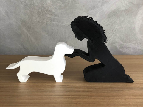 Girl and her dachshund - wavy hair 3D Baskı Modeli