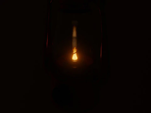 Czerwona przenośna lampa naftowa Model 3D