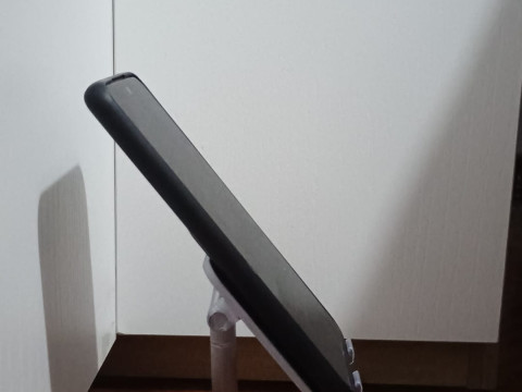 Foldable hinged and extendable cell phone holder Modelo de Impressão 3D