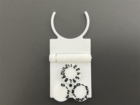 Personalized PET Bottle Name Tag with Adjustable Date Dials Modelo de impresión 3D