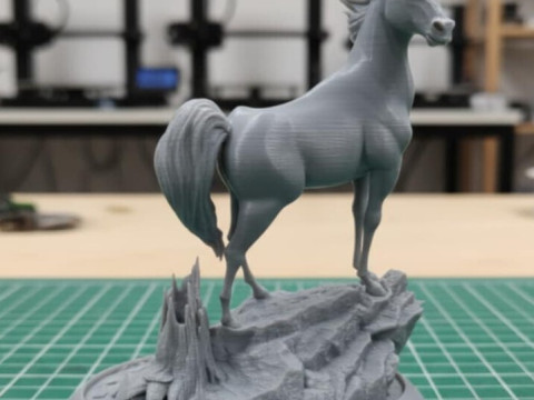 Spirit 3D Yazdırılabilir At Modeli ve Kayalık Tabanlı Tam Çok Parçalı Versiyonlar Dahil 3D Baskı Modeli