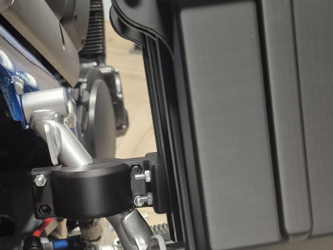 Small motorcycle trunks mounted on sets Suzuki GSF 650 Bandit 3D Print Model