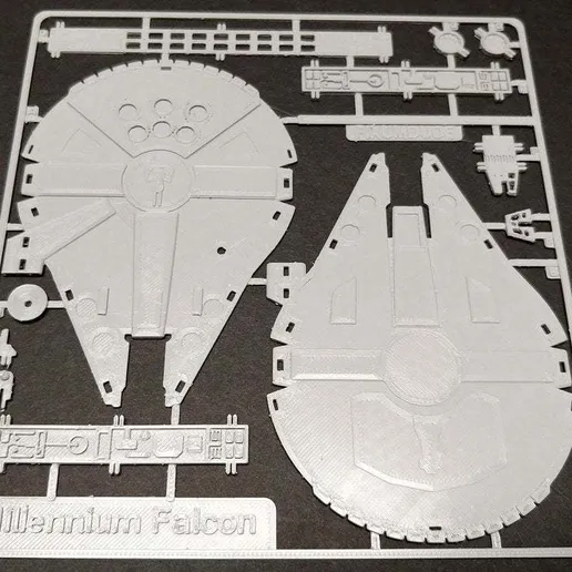 Millennium Falcon 3D 打印模型 .c4d .max .obj .3ds .fbx .stl .blend 