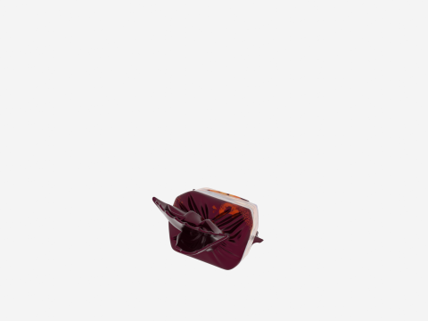 3D 详细万圣节糖果包装皱纹道具,具有光泽设计和箔内部 3D 模型
