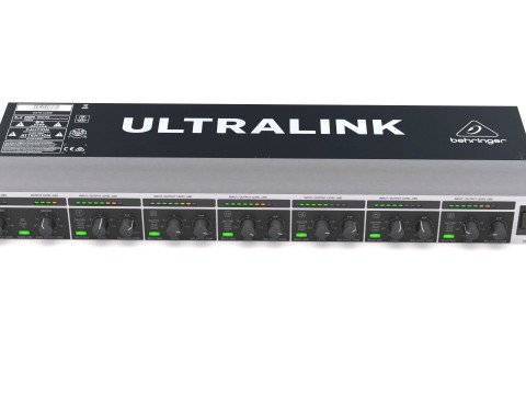 बेहरिंगर एमएक्स882 ऑडियो प्रोसेसर 3D मॉडल