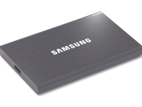 Przenośny dysk SSD Samsung T7 Titan w kolorze szarym Model 3D