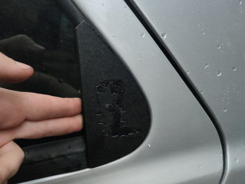 Fiesta Mk4 Pintu Kanan Belakang Di Luar Segel Cetakan Trim Segitiga Model Cetak 3D