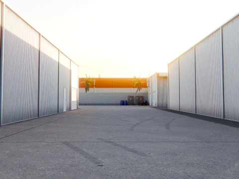 AUTOMOTIVE ENVIRONMENT - MIAMI BACKLOT - BLENDER OPTMIZED SCENE 3D Model